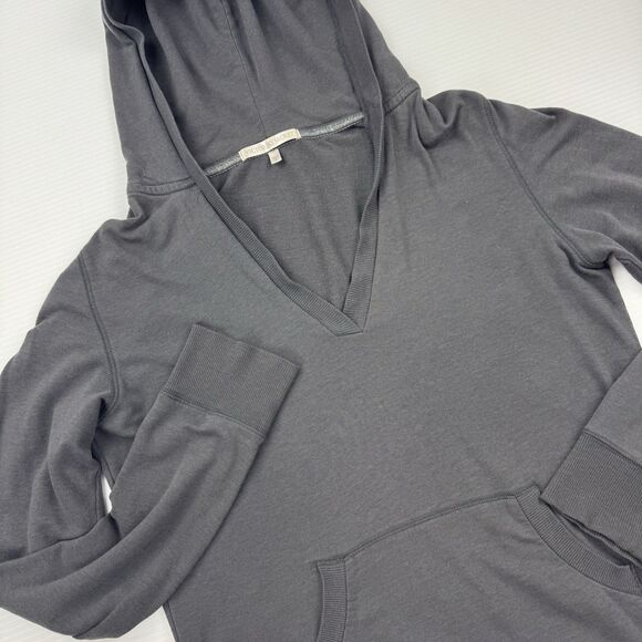Victoria’s Secret Women’s Small Gray V-Neck Hoodie Pullover Kangaroo Pocket Y2K - Picture 4 of 11